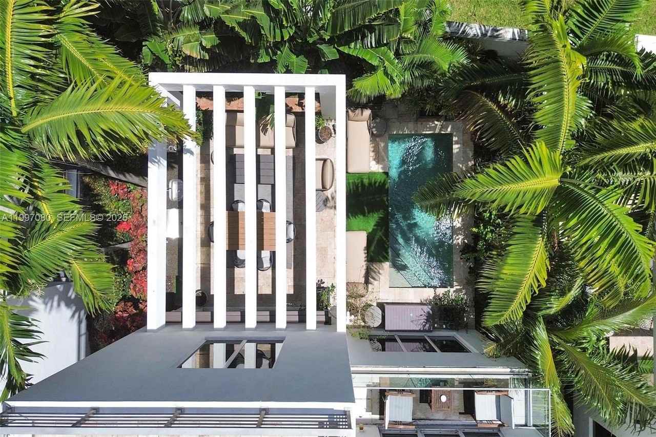 18985 Atlantic Blvd - Photo 4 of 50