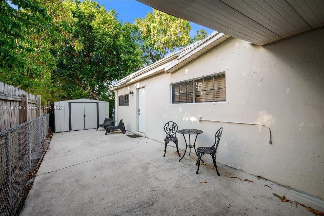 1181 Ne 160th St #0 - Photo 3 of 12