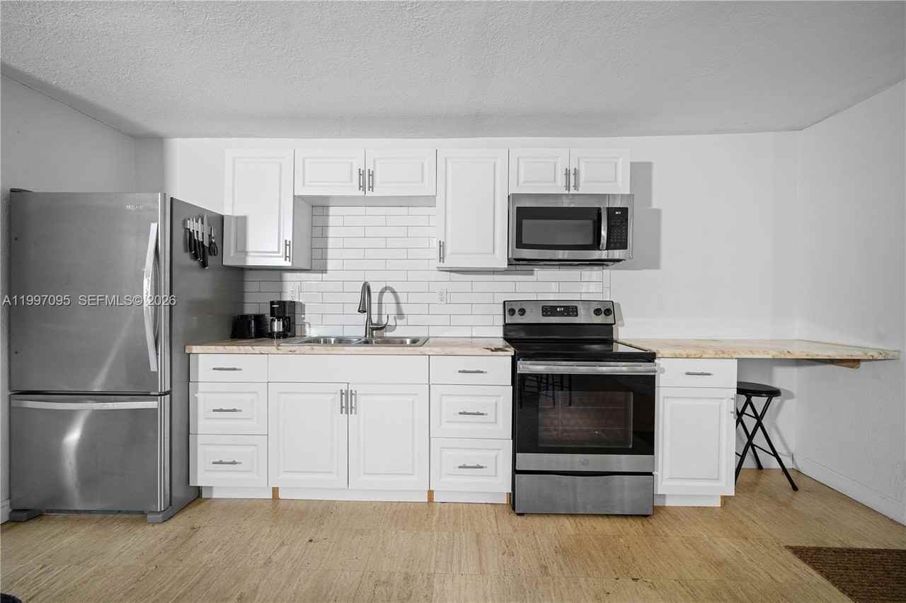 1181 Ne 160th St #0 - Photo 5 of 12