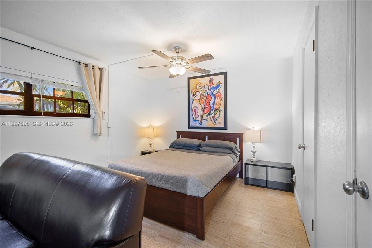 1181 Ne 160th St #0 - Photo 7 of 12