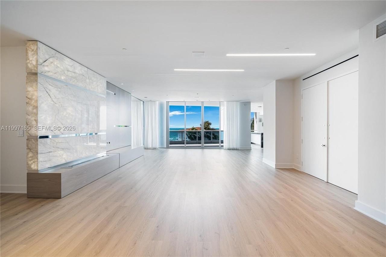 5959 Collins Ave #705 - Photo 7 of 31