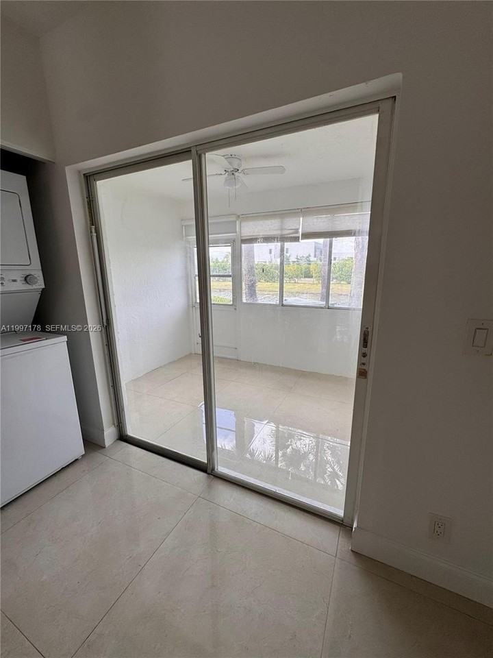 16747 Hemingway Dr - Photo 6 of 11