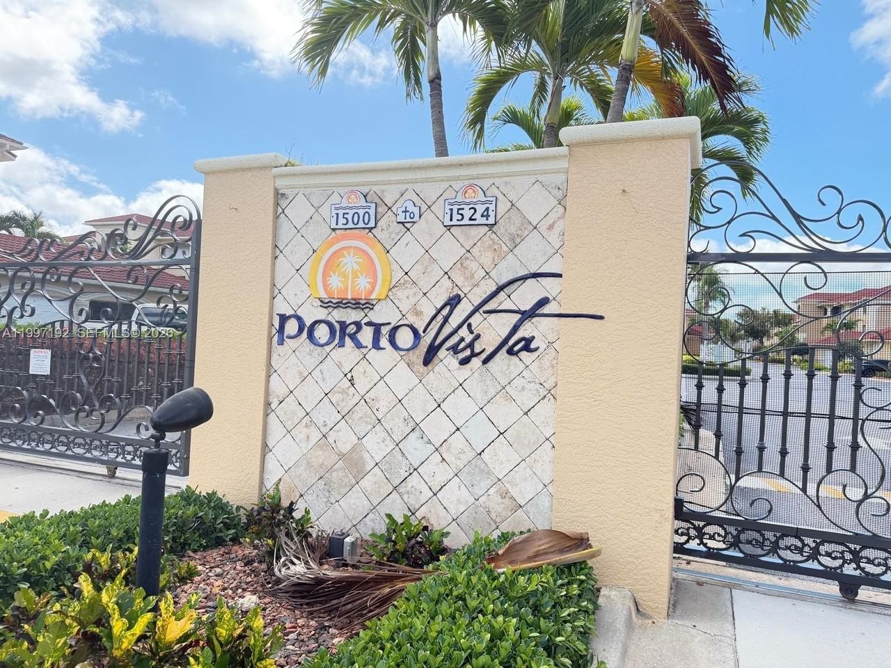 1522 Sw 50th St #302 - Photo 2 of 23