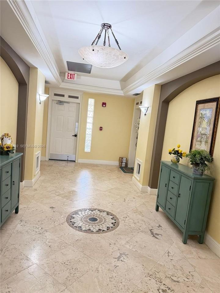 1522 Sw 50th St #302 - Photo 3 of 23