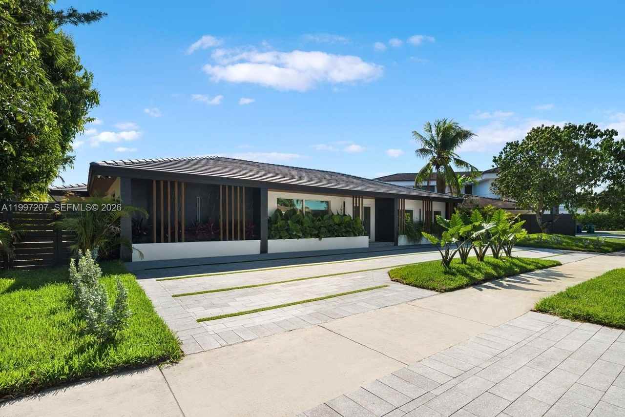 19721 Ne 23rd Ave - Photo 6 of 47