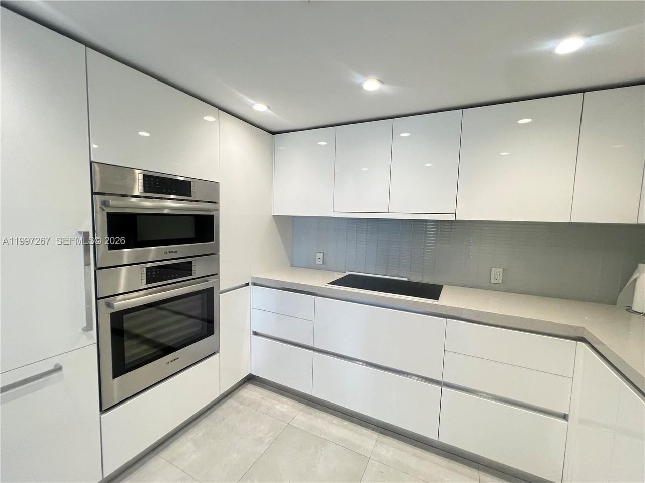 7832 Collins Ave #304 - Photo 4 of 21