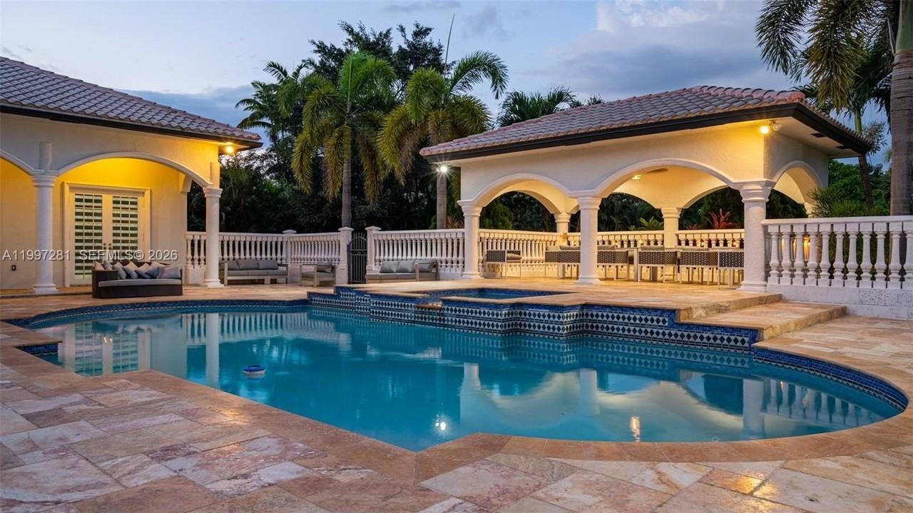 13751 Pine Meadow Ct - Photo 6 of 50