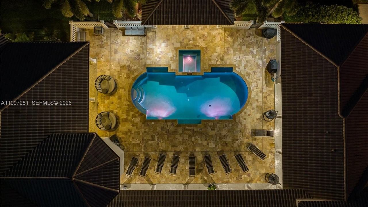 13751 Pine Meadow Ct - Photo 7 of 50