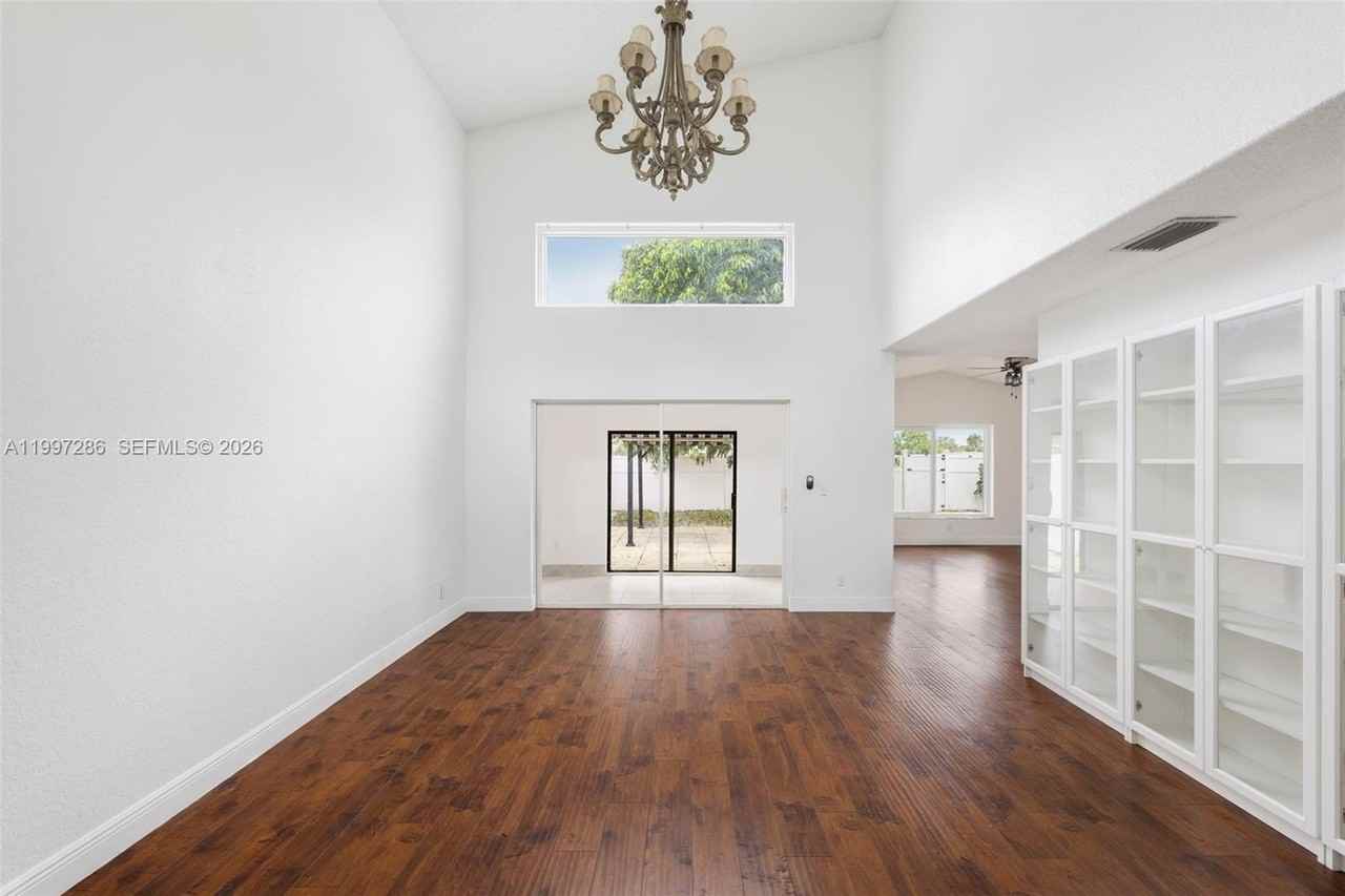 8317 Bermuda Sound Way - Photo 6 of 25