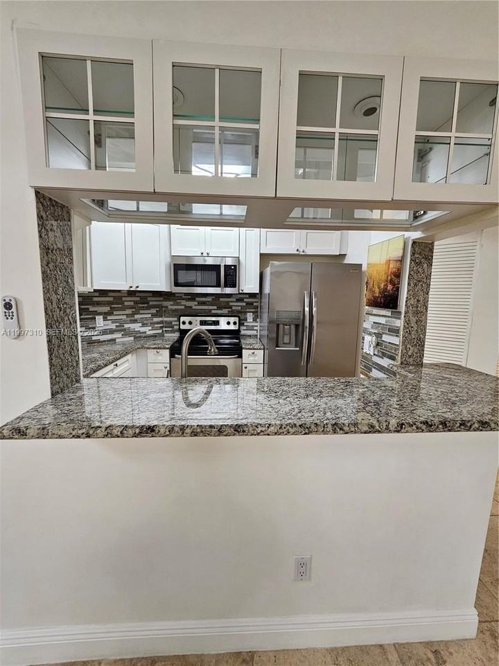 9781 Sw 138th Ave #DB1R - Photo 7 of 30