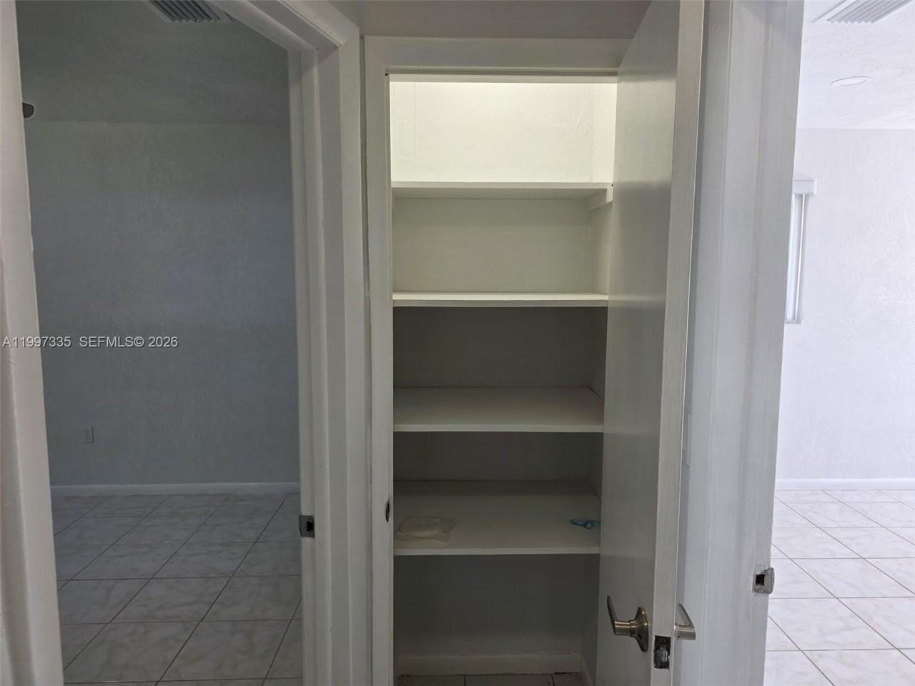 965 Nw 10th St #1 - Photo 5 of 14