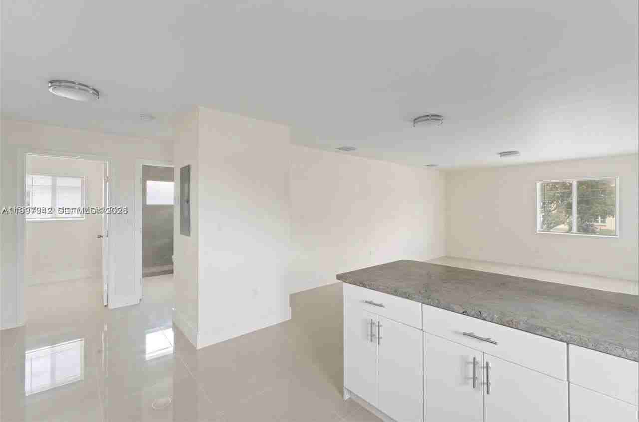 2268 Nw 52nd St #TOP - Photo 2 of 10