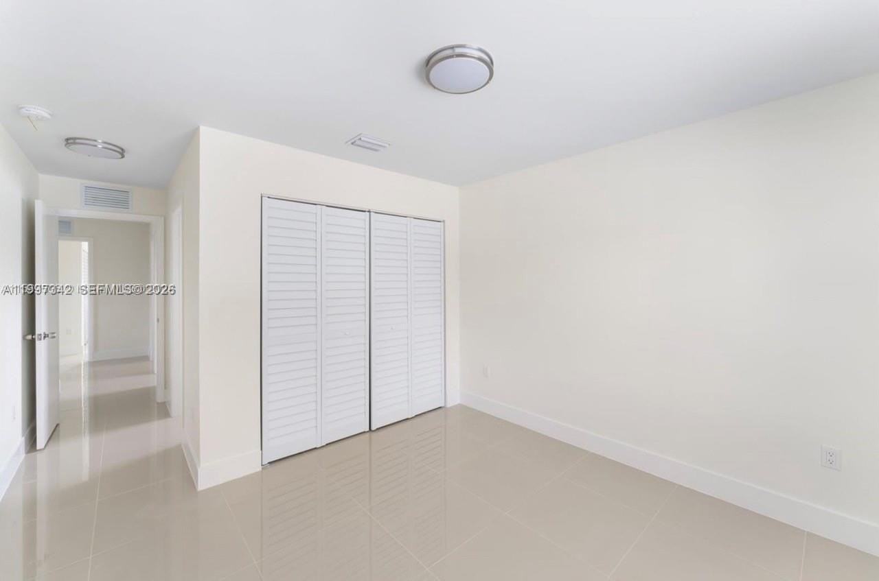2268 Nw 52nd St #TOP - Photo 5 of 10