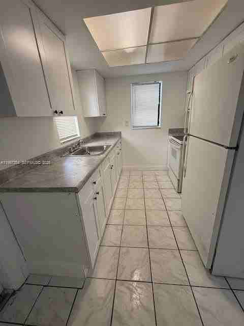 2131 Nw 26th Ave #2131 - Photo 3 of 9