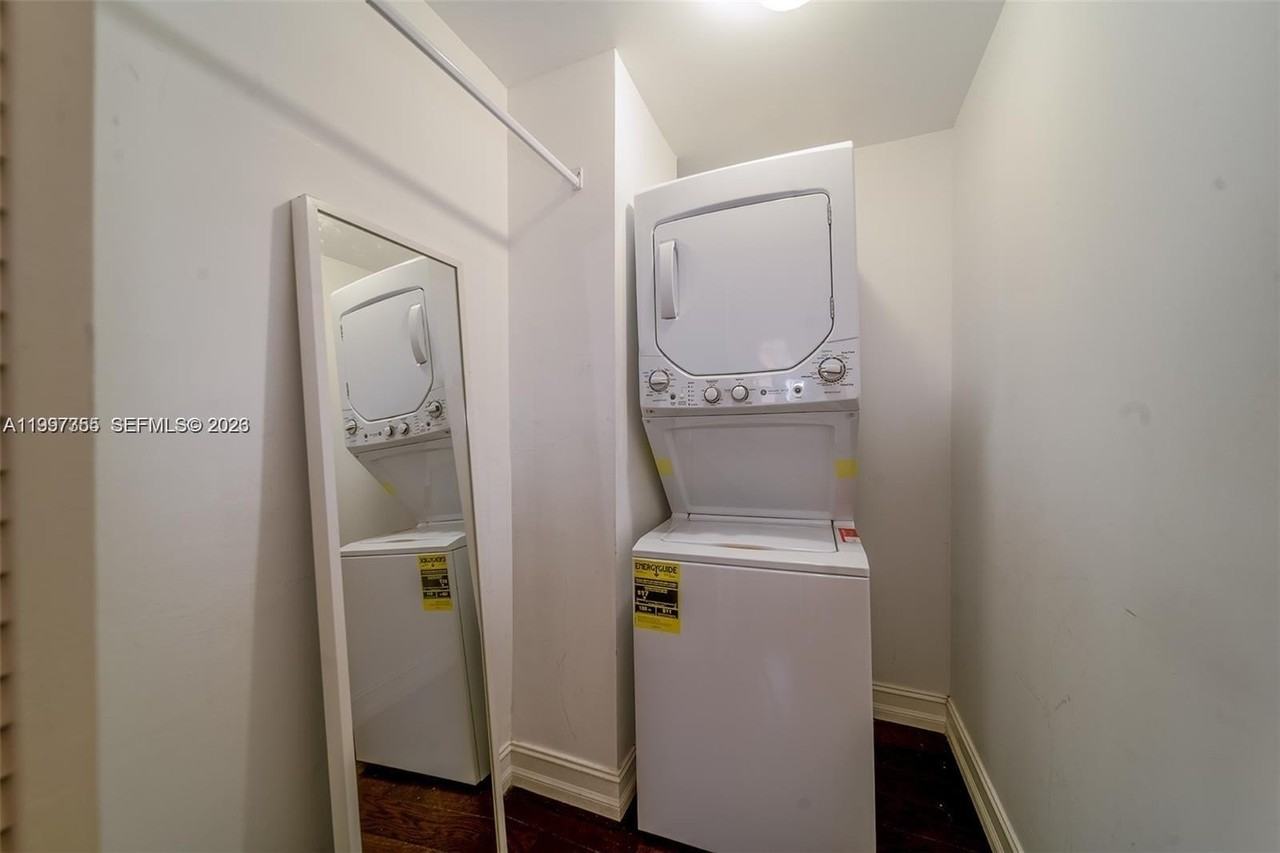 601 11th St #206 - Photo 7 of 14