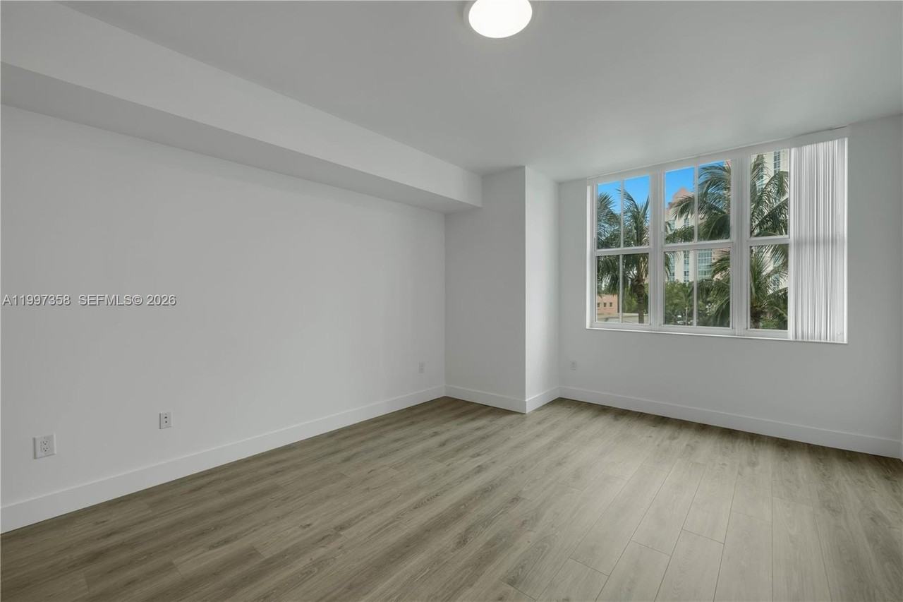 3340 Ne 190th St #503 - Photo 5 of 30