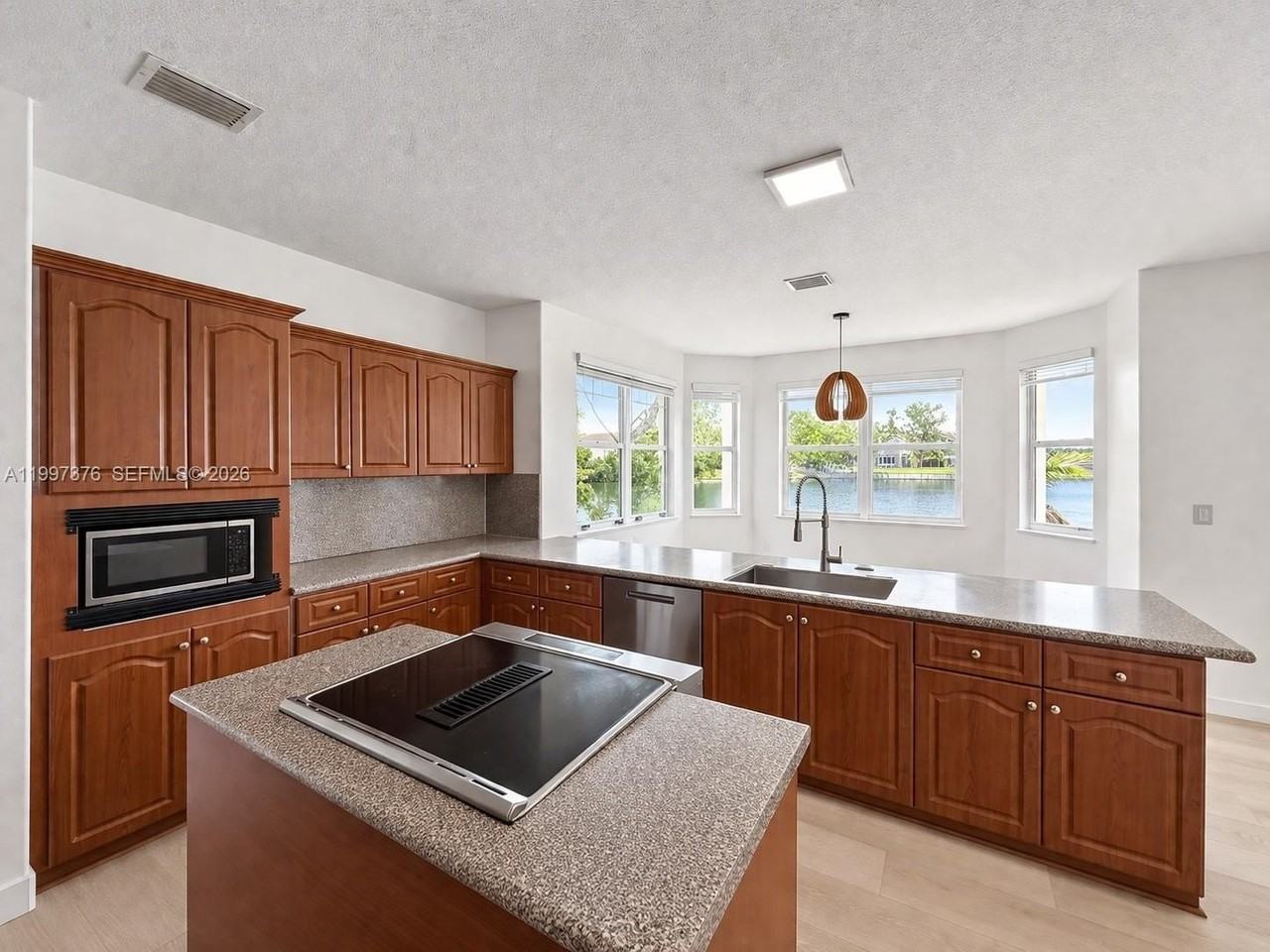 3821 Sw 167th Ave - Photo 3 of 33