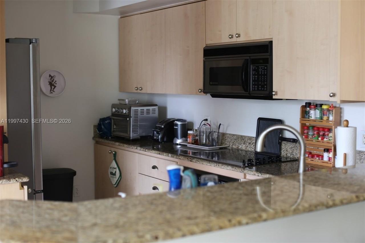 145 Jefferson Ave #435 - Photo 7 of 13