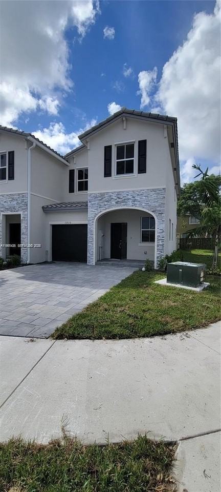 1010 Se 26th Ter #0