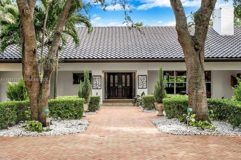 7405 Sw 79th Ct - Photo 2 of 23