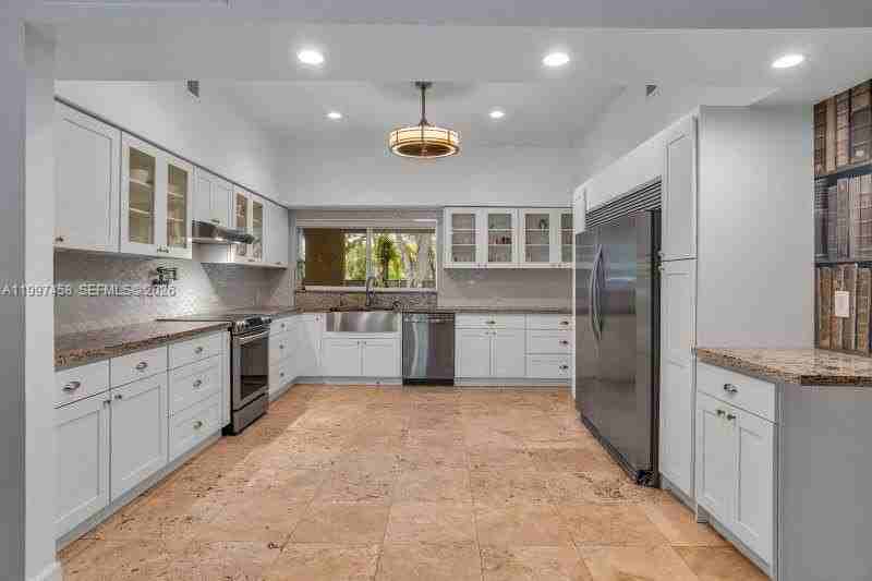 7405 Sw 79th Ct - Photo 5 of 23