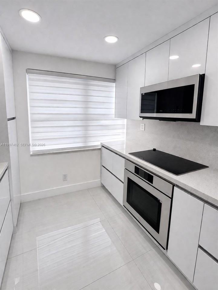 6901 Cypress Rd #B17 - Photo 6 of 11