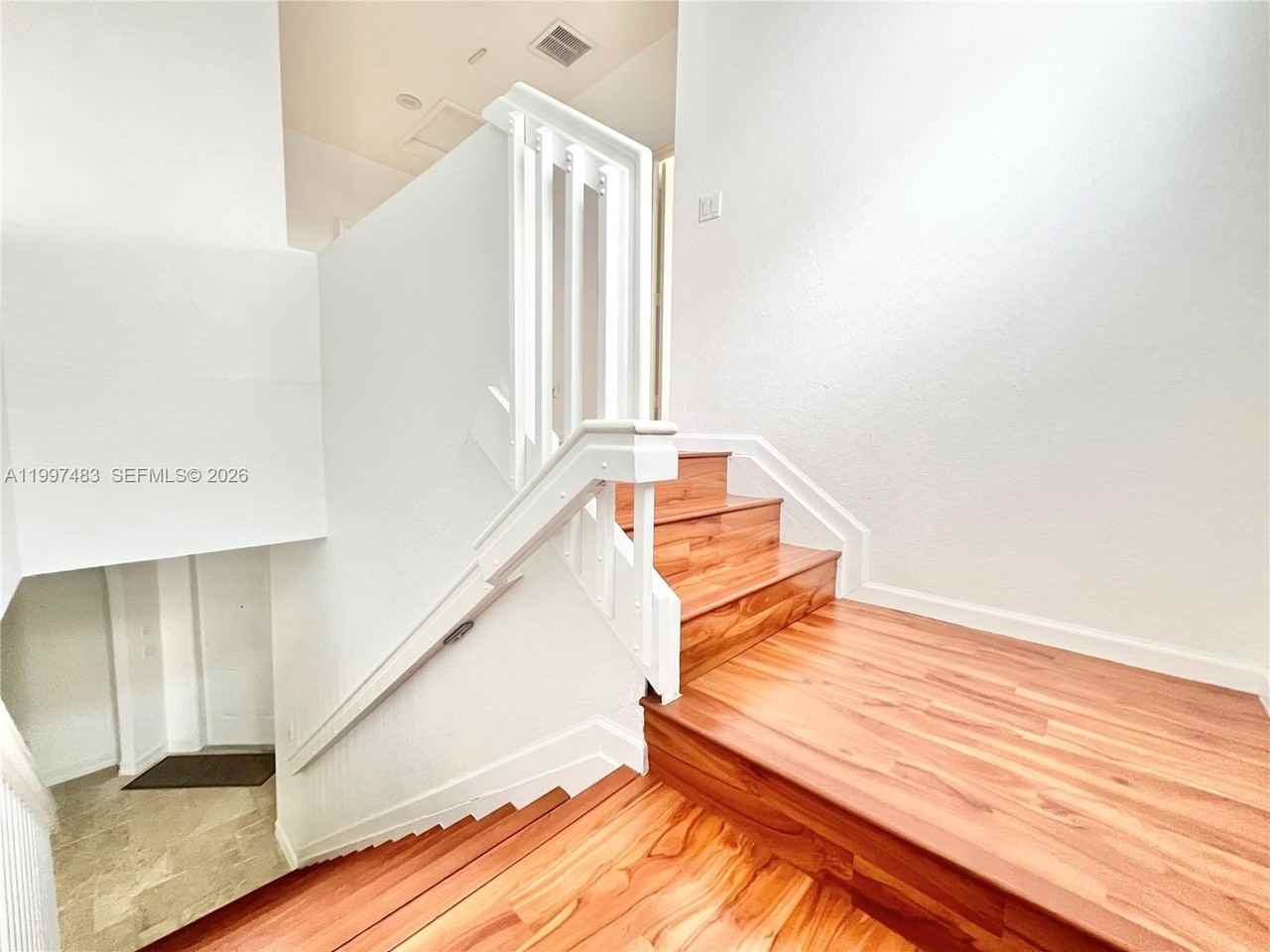 3910 Ne 13th Dr - Photo 7 of 35