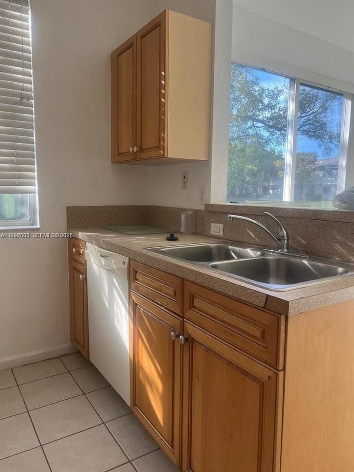 969 Abaco Ln - Photo 4 of 11