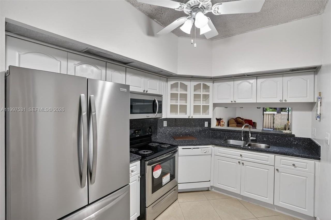 13045 Sw 88th Ln #104A - Photo 5 of 25