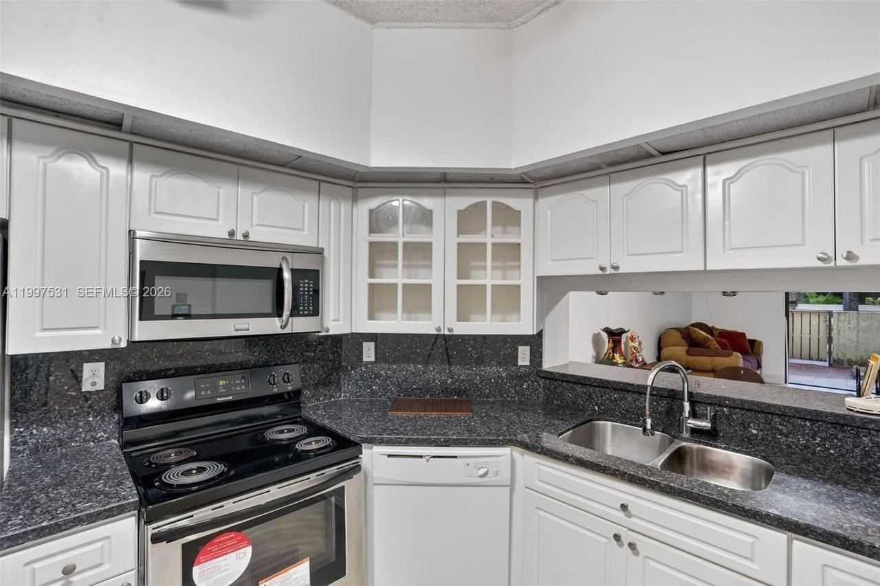 13045 Sw 88th Ln #104A - Photo 6 of 25