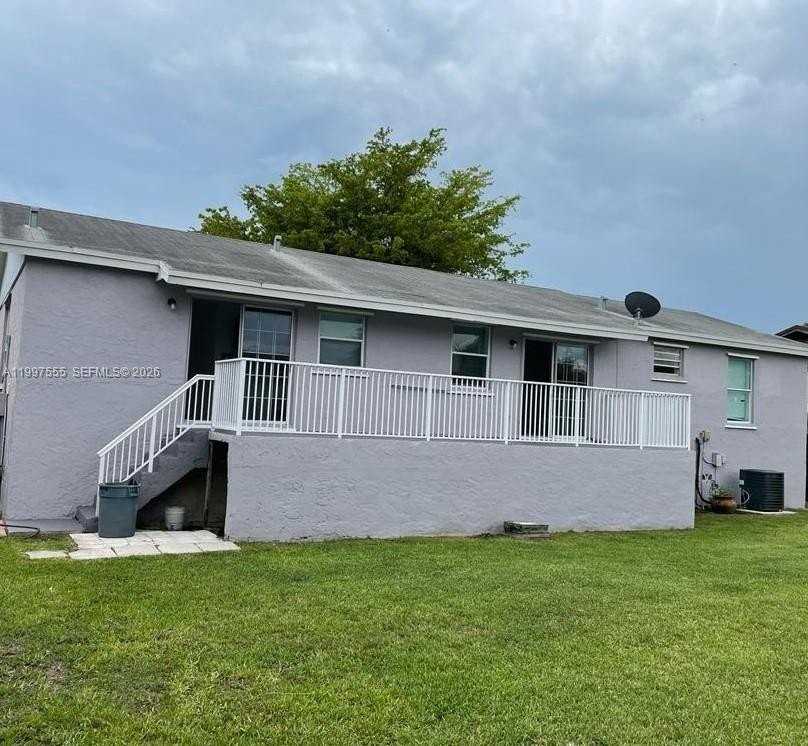 9771 Sw 211th St - Photo 3 of 19