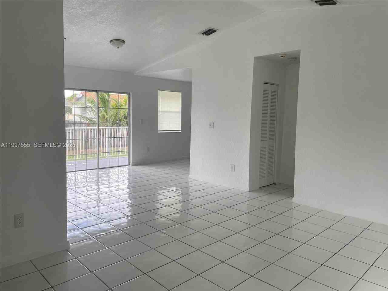9771 Sw 211th St - Photo 6 of 19