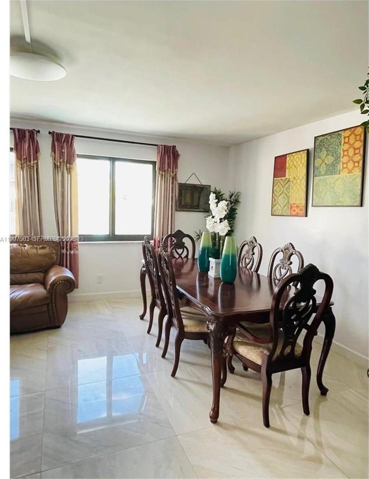 721 Sw 69th Ave - Photo 6 of 12