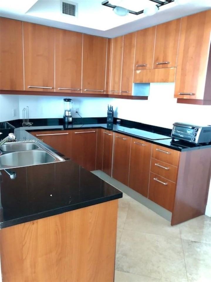 3101 S Ocean Dr #2406 - Photo 6 of 34