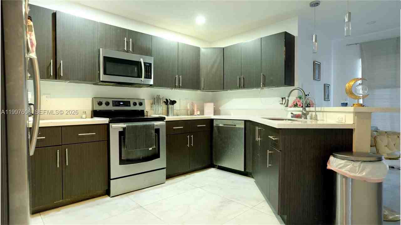 18499 Nw 52nd Path - Photo 3 of 29