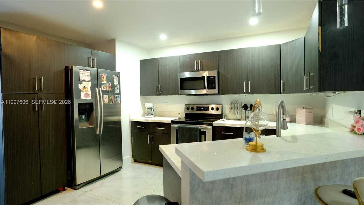 18499 Nw 52nd Path - Photo 4 of 29
