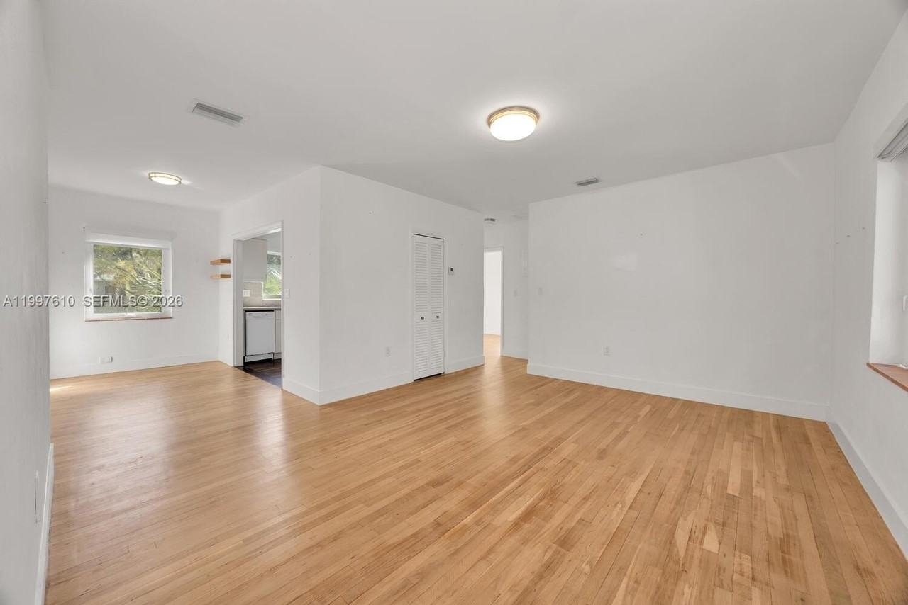 5510 Sw 76th St #C - Photo 2 of 13