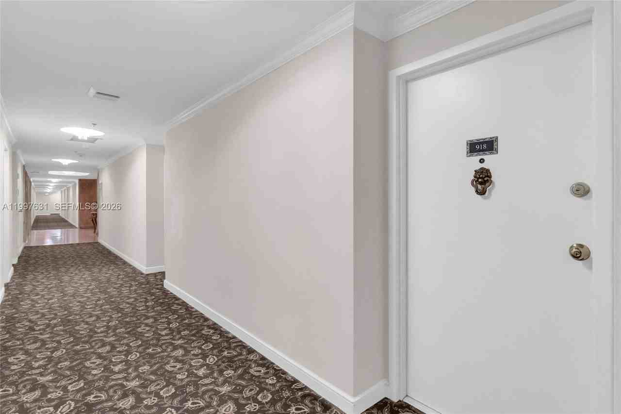 700 Biltmore Way #918 - Photo 2 of 17