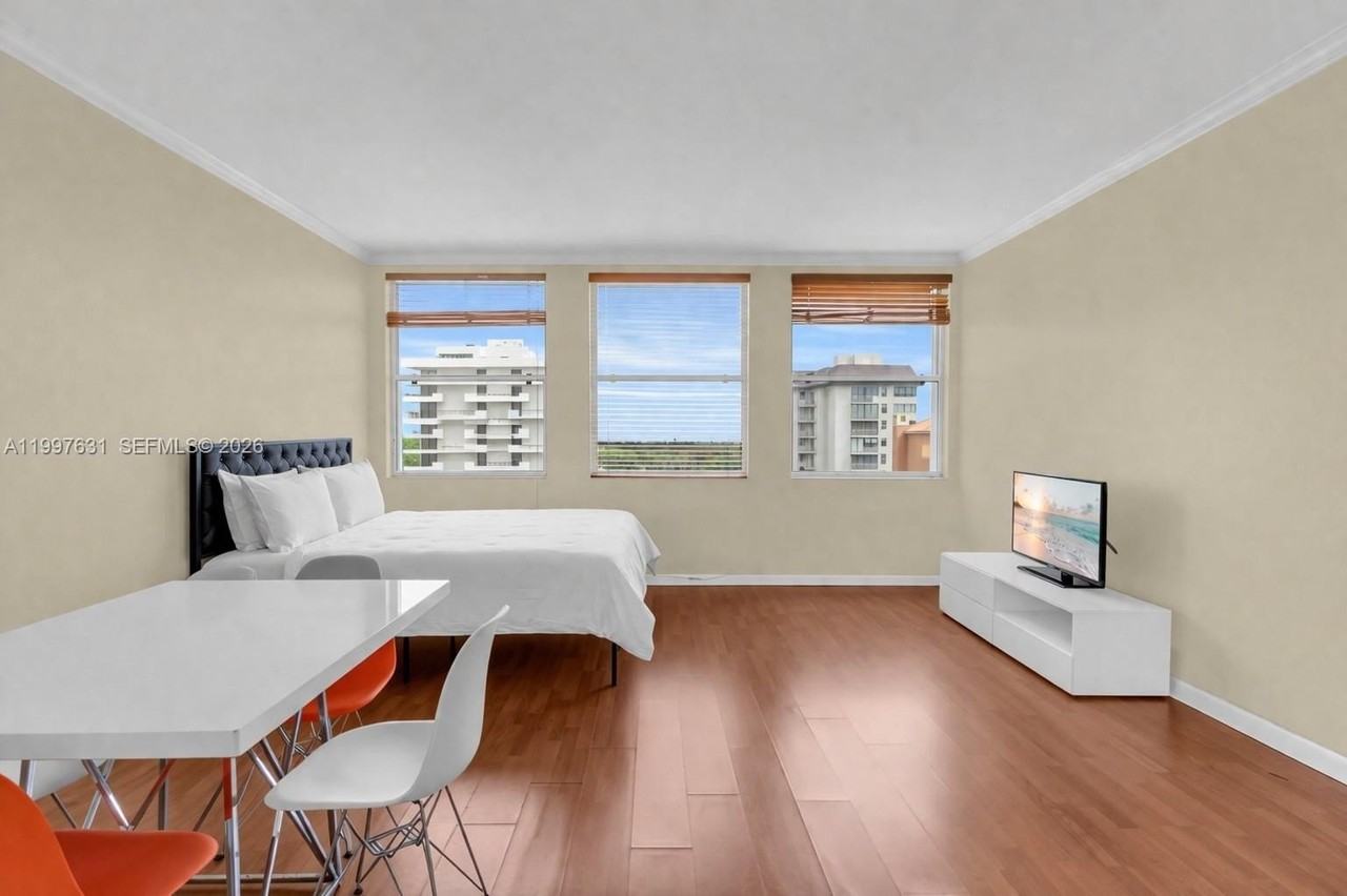 700 Biltmore Way #918 - Photo 5 of 17