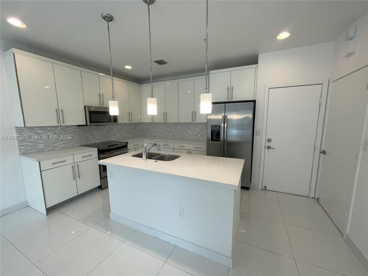 2621 Ne 212th Ter #211 - Photo 2 of 9