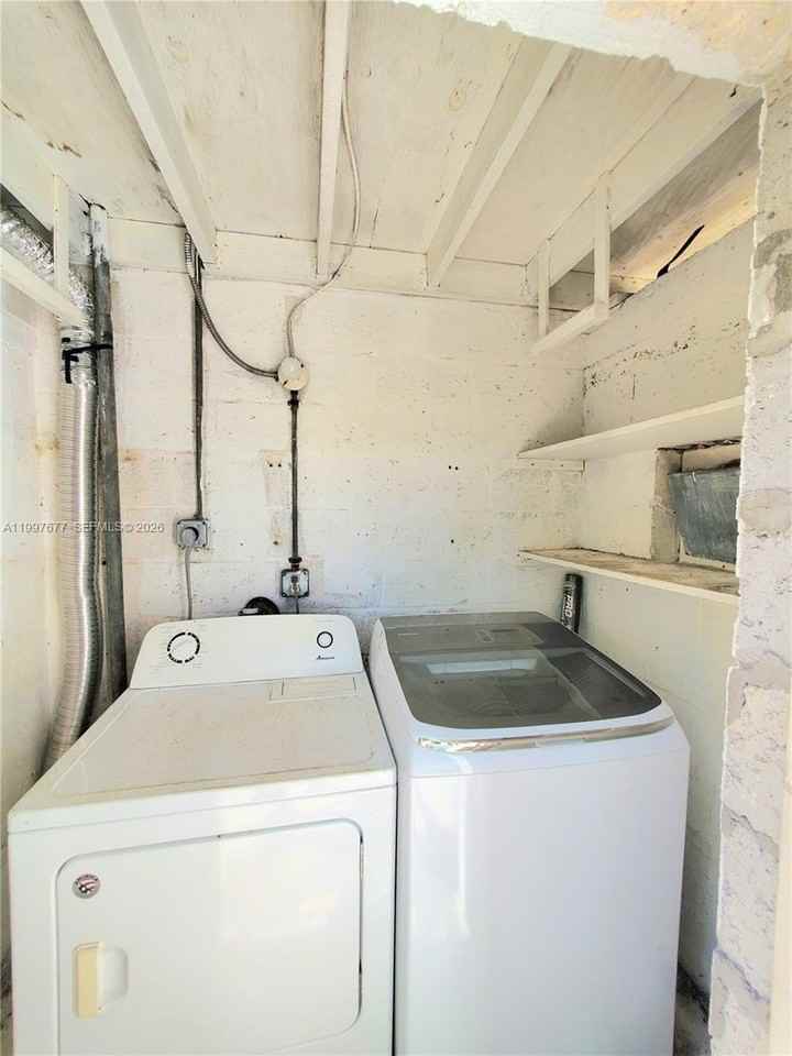 40 Nw 44th St #40 - Photo 4 of 13