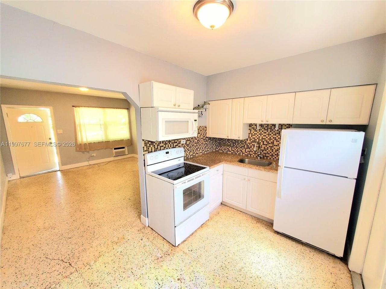 40 Nw 44th St #40 - Photo 5 of 13