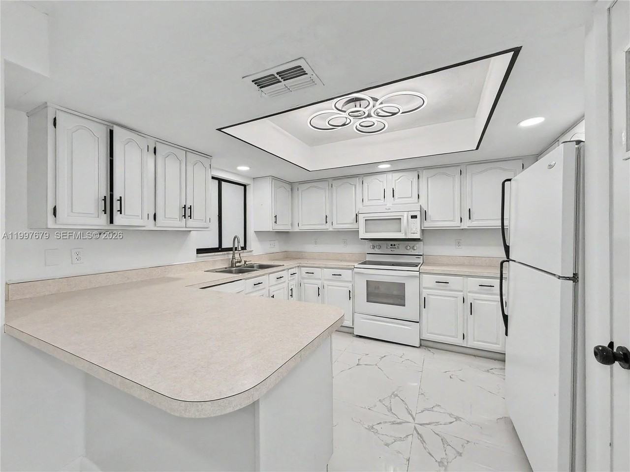 2101 Hibiscus Rd #0 - Photo 4 of 10