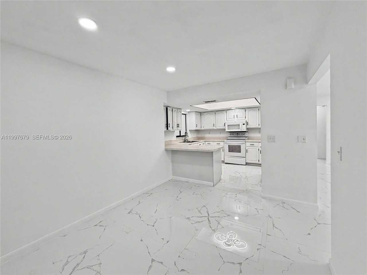 2101 Hibiscus Rd #0 - Photo 5 of 10