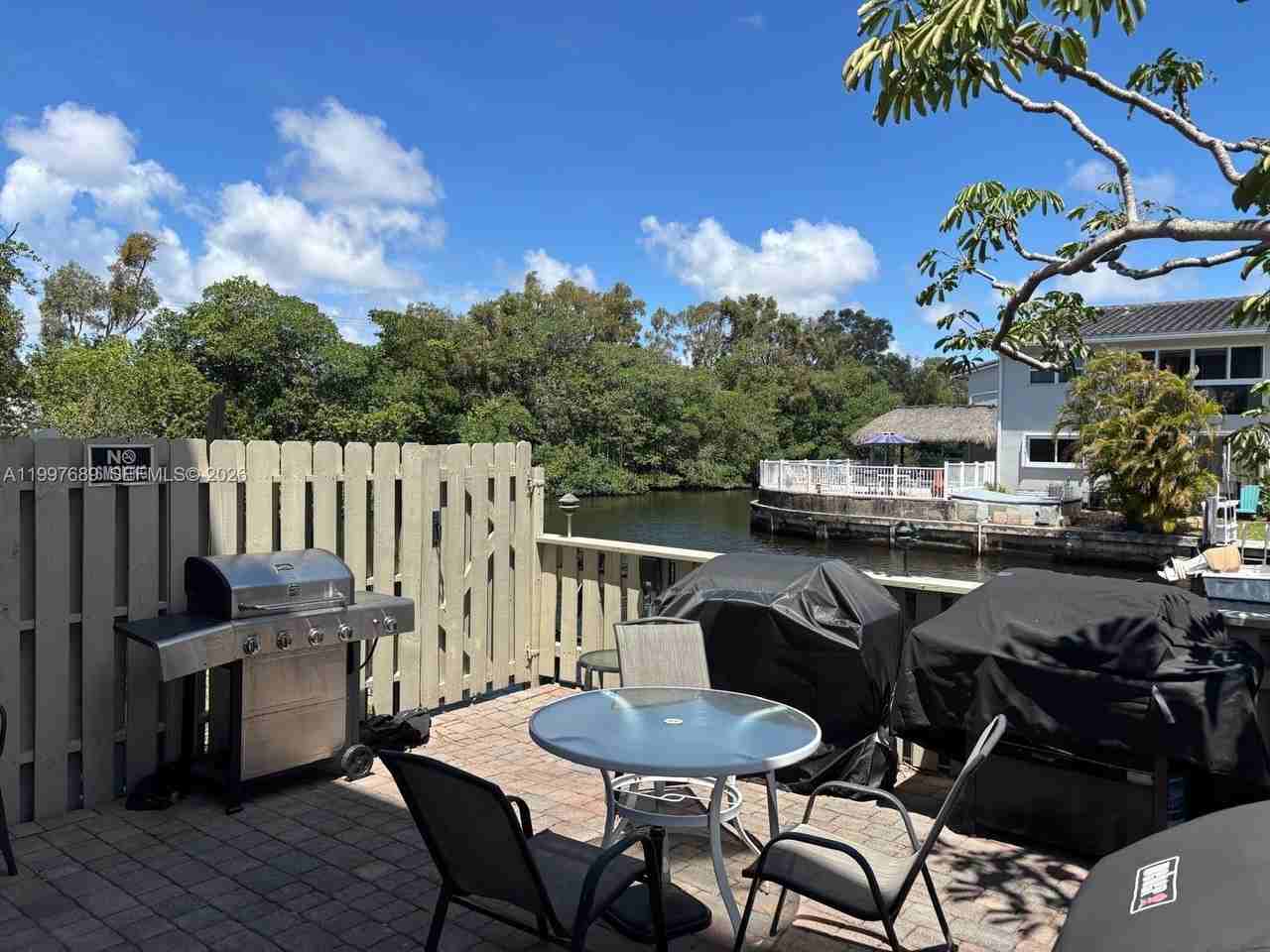 1400 Ne 54th St #306