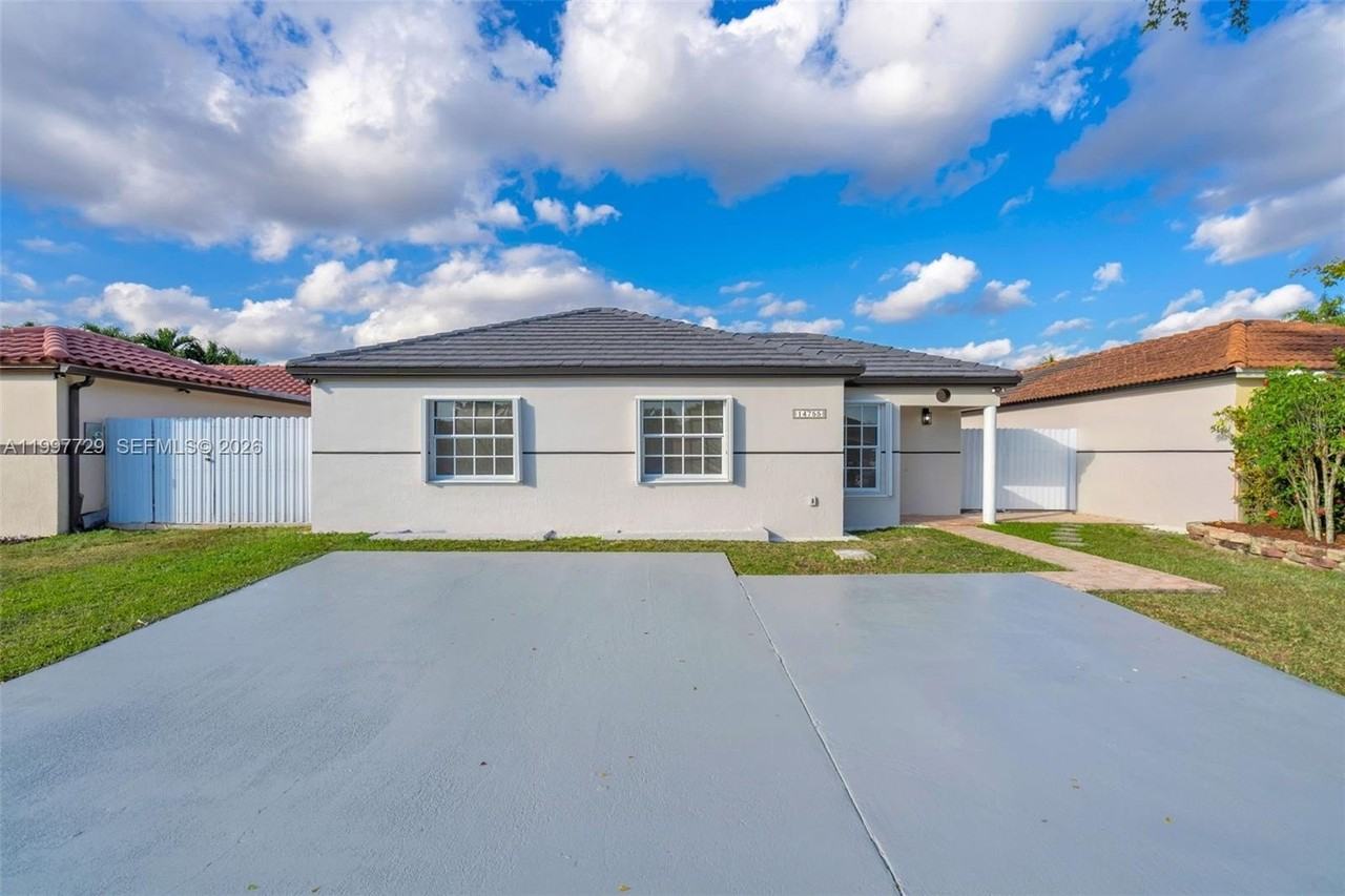 14755 Sw 82nd Ter - Photo 2 of 36