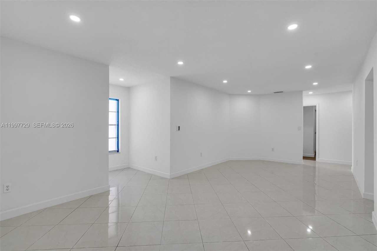 14755 Sw 82nd Ter - Photo 5 of 36