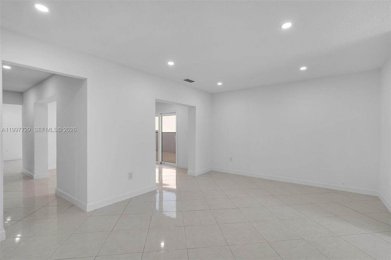 14755 Sw 82nd Ter - Photo 7 of 36