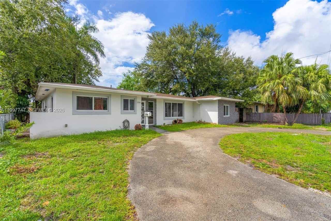 17930 Ne 6th Ave - Photo 2 of 28