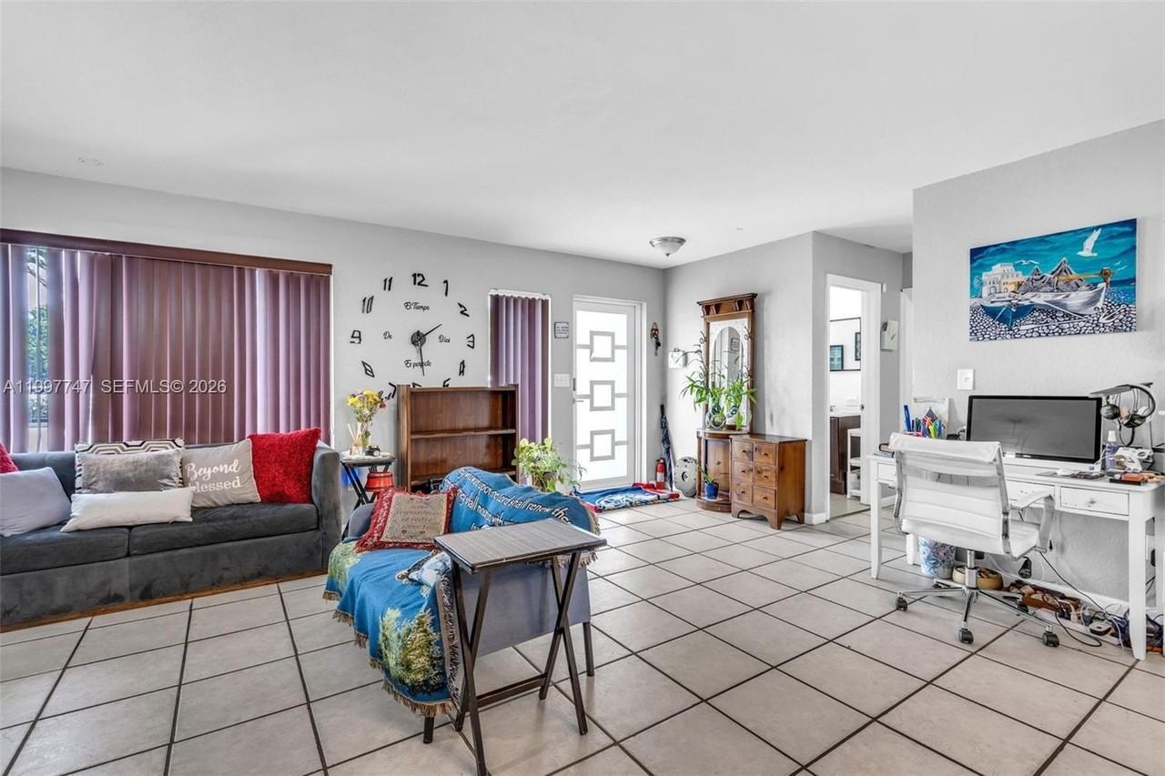 17930 Ne 6th Ave - Photo 6 of 28